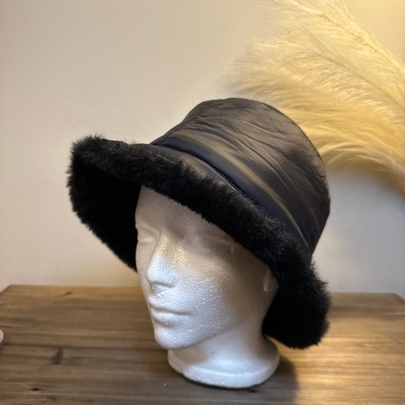 Simons Accessories - Simons Black Faux Fur Trim Bucket Hat
